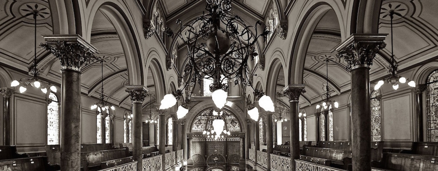 An image of a synagogue