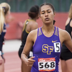 Track runner running